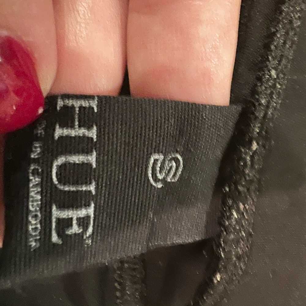 Hue spandex leggings with black stripe on the side